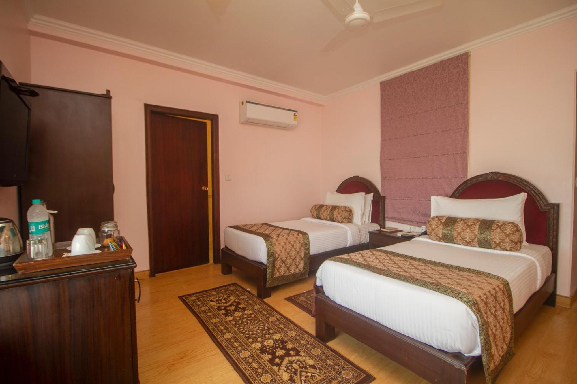 Amritara Suryauday Haveli Hotel Benares Buitenkant foto