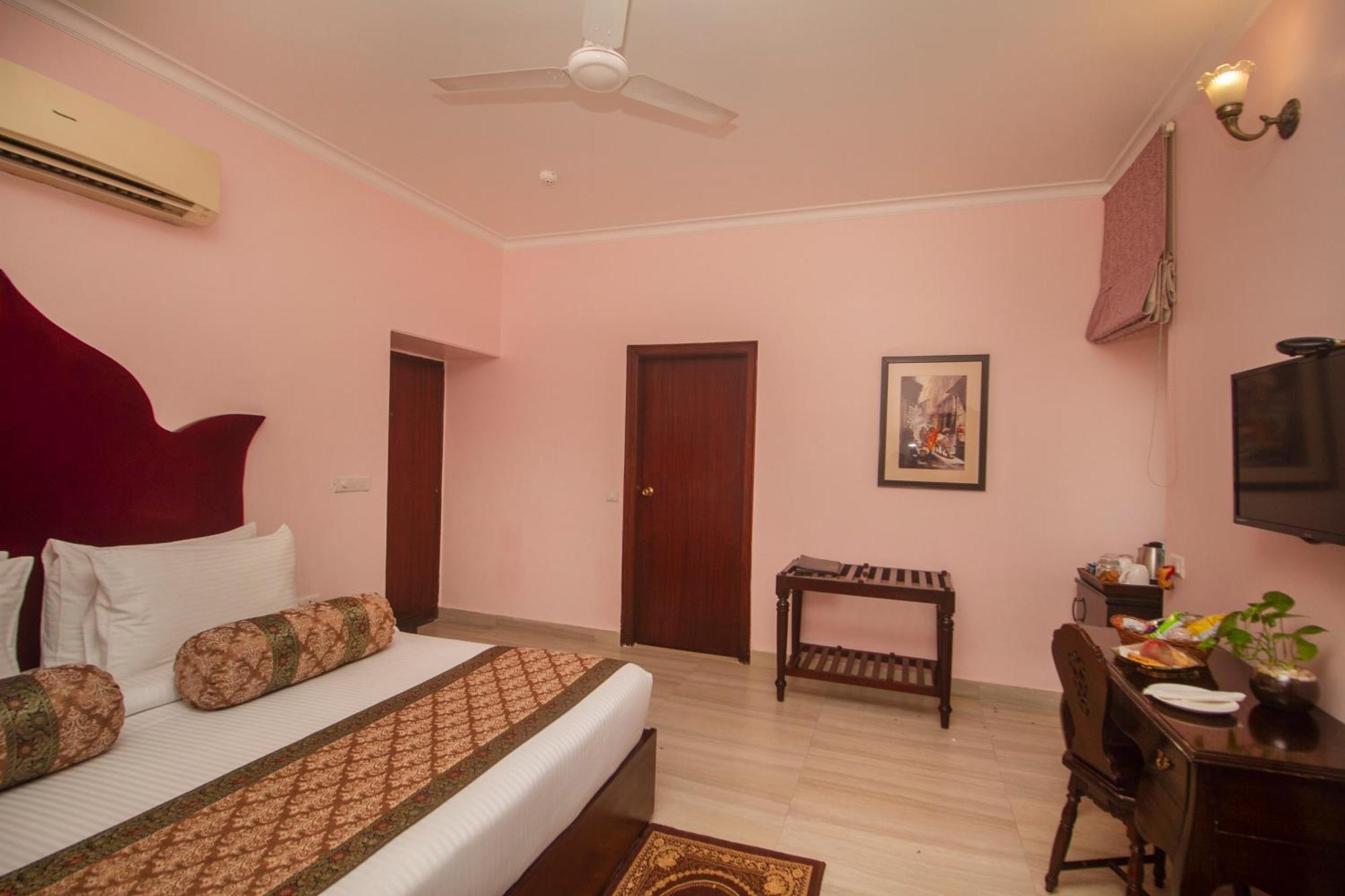 Amritara Suryauday Haveli Hotel Benares Buitenkant foto
