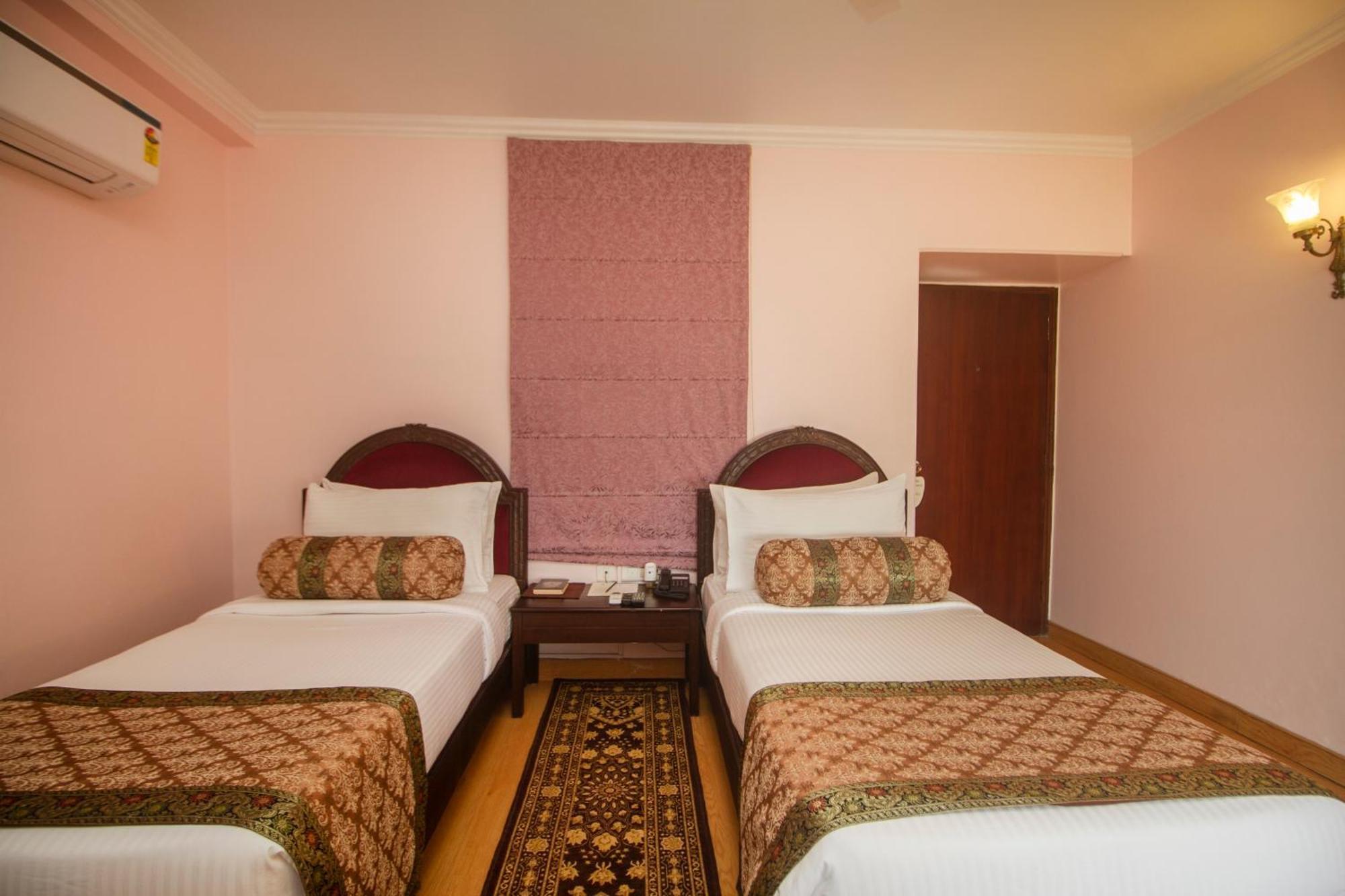 Amritara Suryauday Haveli Hotel Benares Buitenkant foto