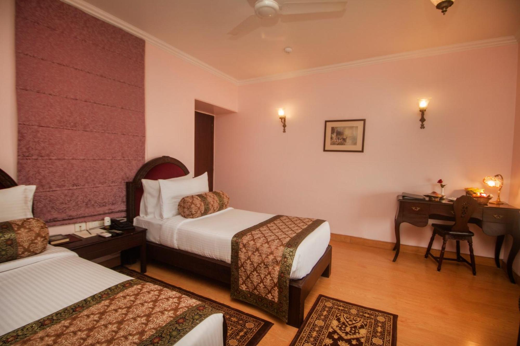 Amritara Suryauday Haveli Hotel Benares Buitenkant foto