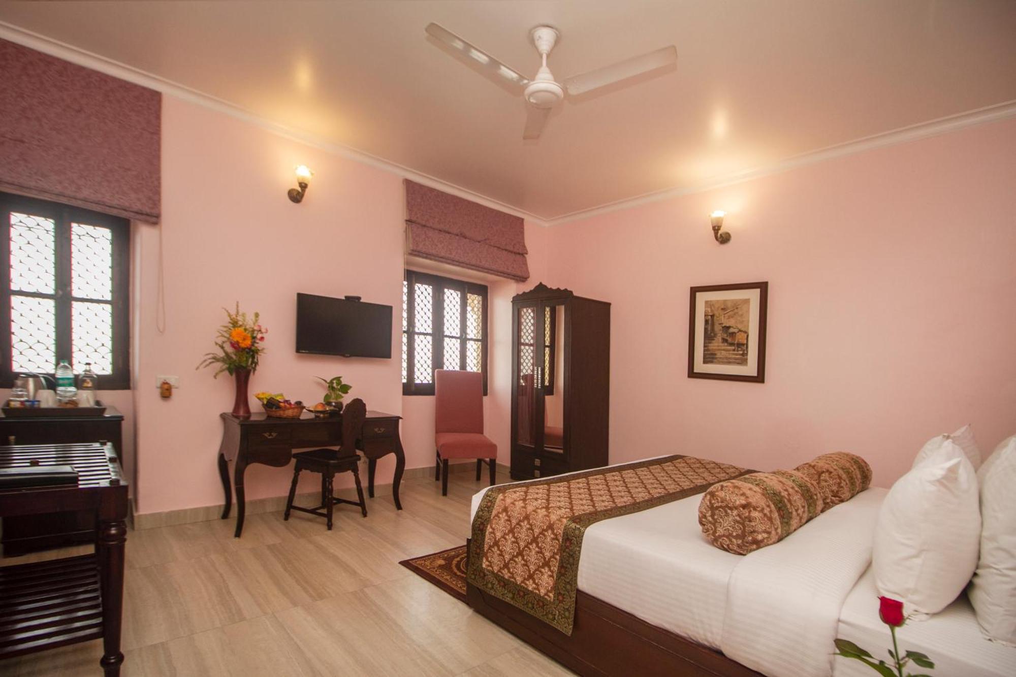 Amritara Suryauday Haveli Hotel Benares Buitenkant foto