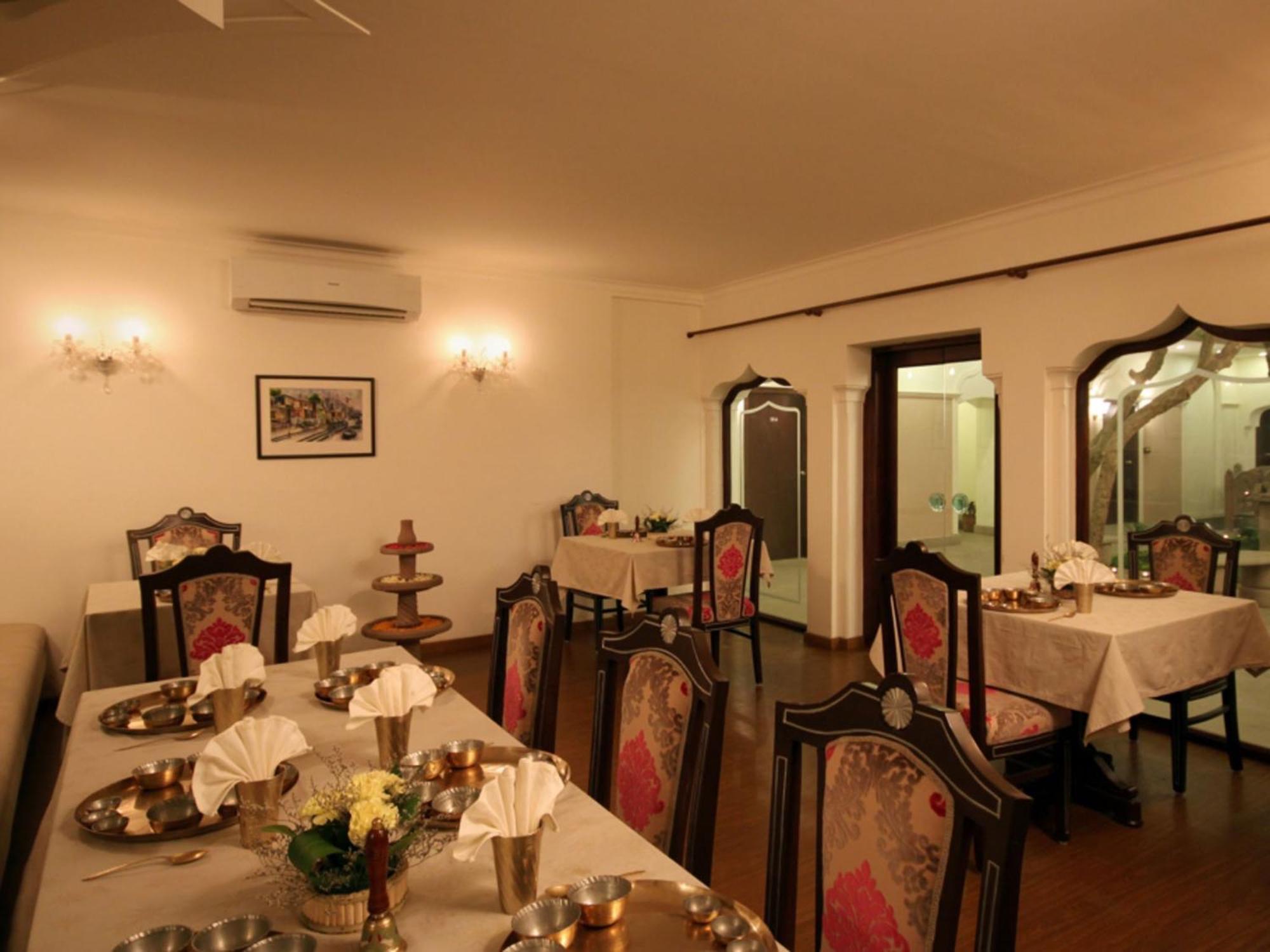 Amritara Suryauday Haveli Hotel Benares Buitenkant foto
